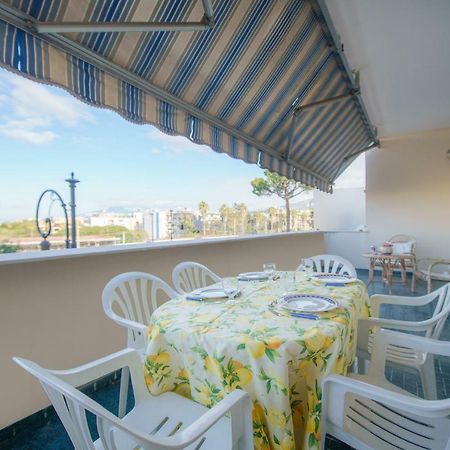 Aranci 77 Sorrento Apartment Bagian luar foto