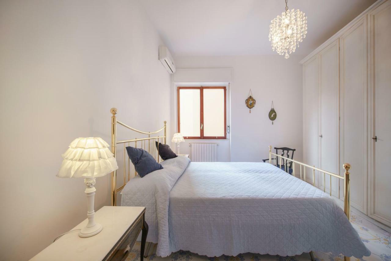 Aranci 77 Sorrento Apartment Bagian luar foto