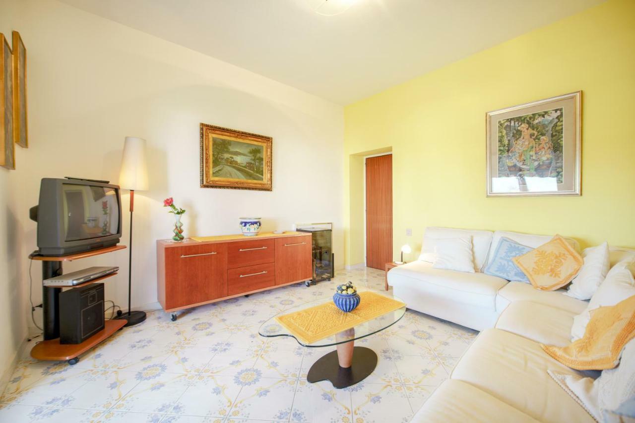 Aranci 77 Sorrento Apartment Bagian luar foto