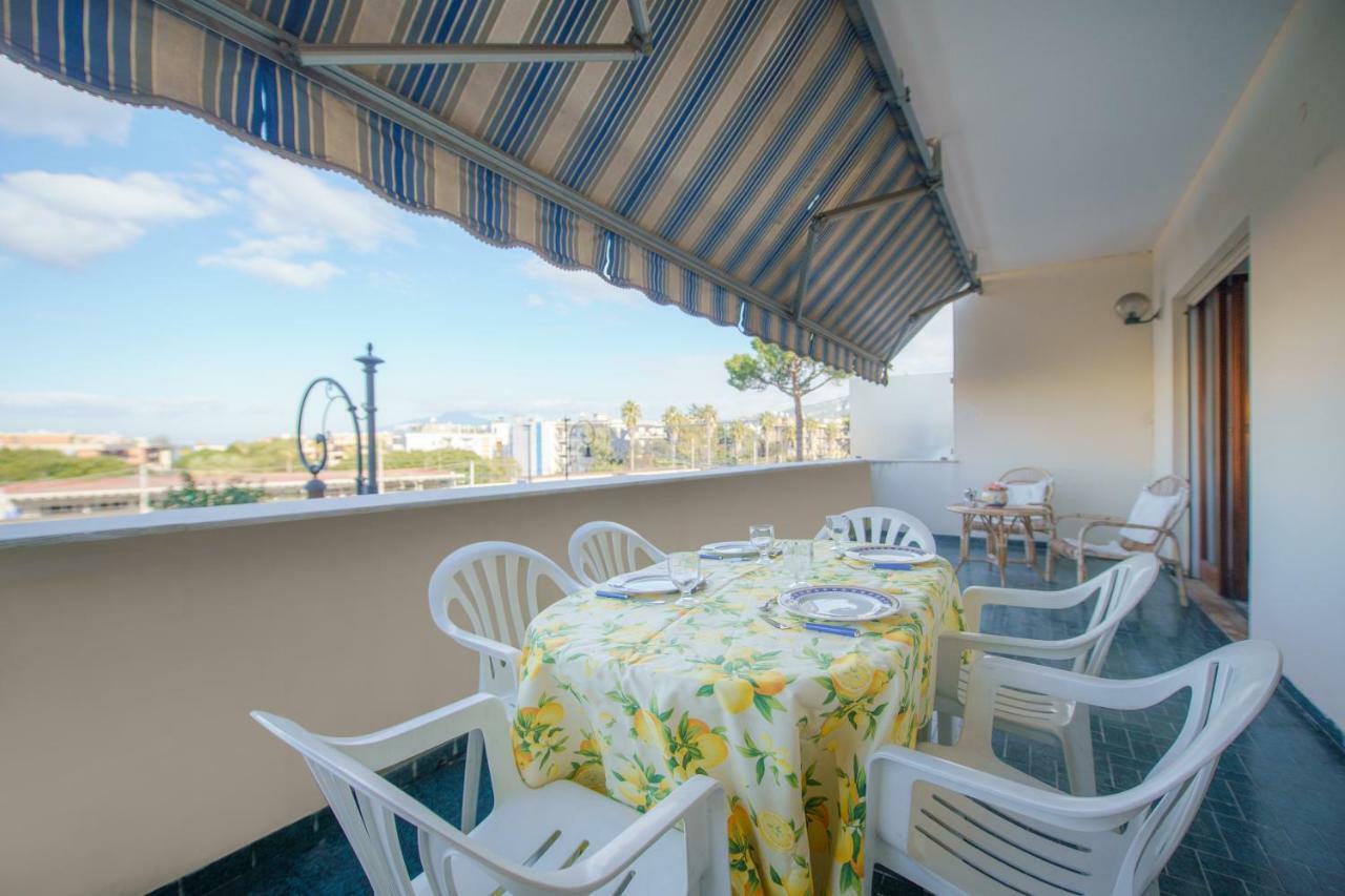Aranci 77 Sorrento Apartment Bagian luar foto
