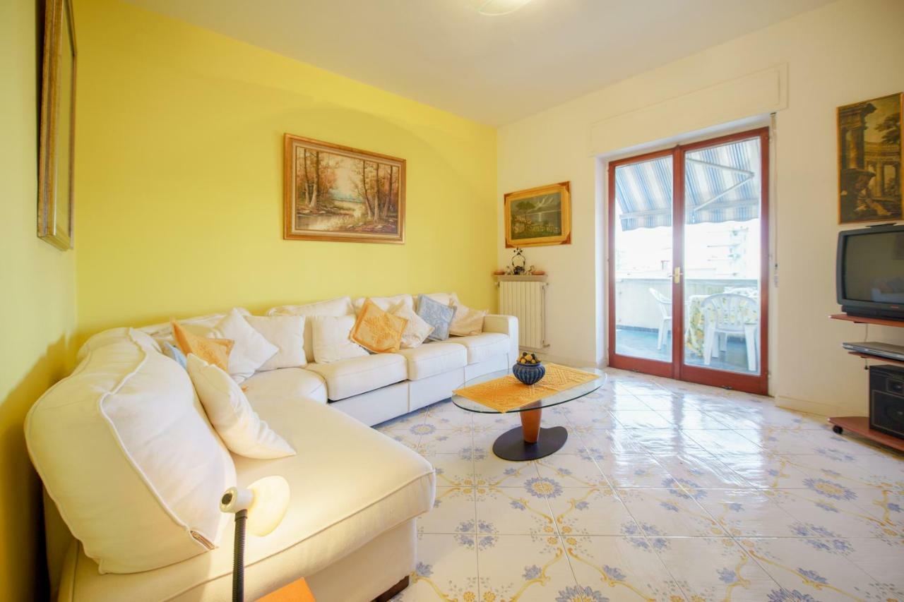 Aranci 77 Sorrento Apartment Bagian luar foto