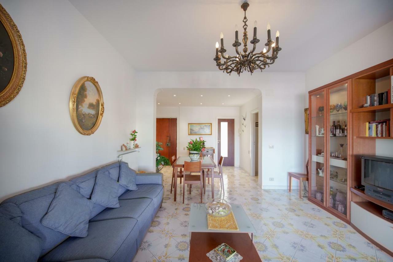 Aranci 77 Sorrento Apartment Bagian luar foto
