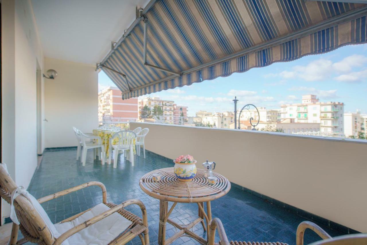 Aranci 77 Sorrento Apartment Bagian luar foto